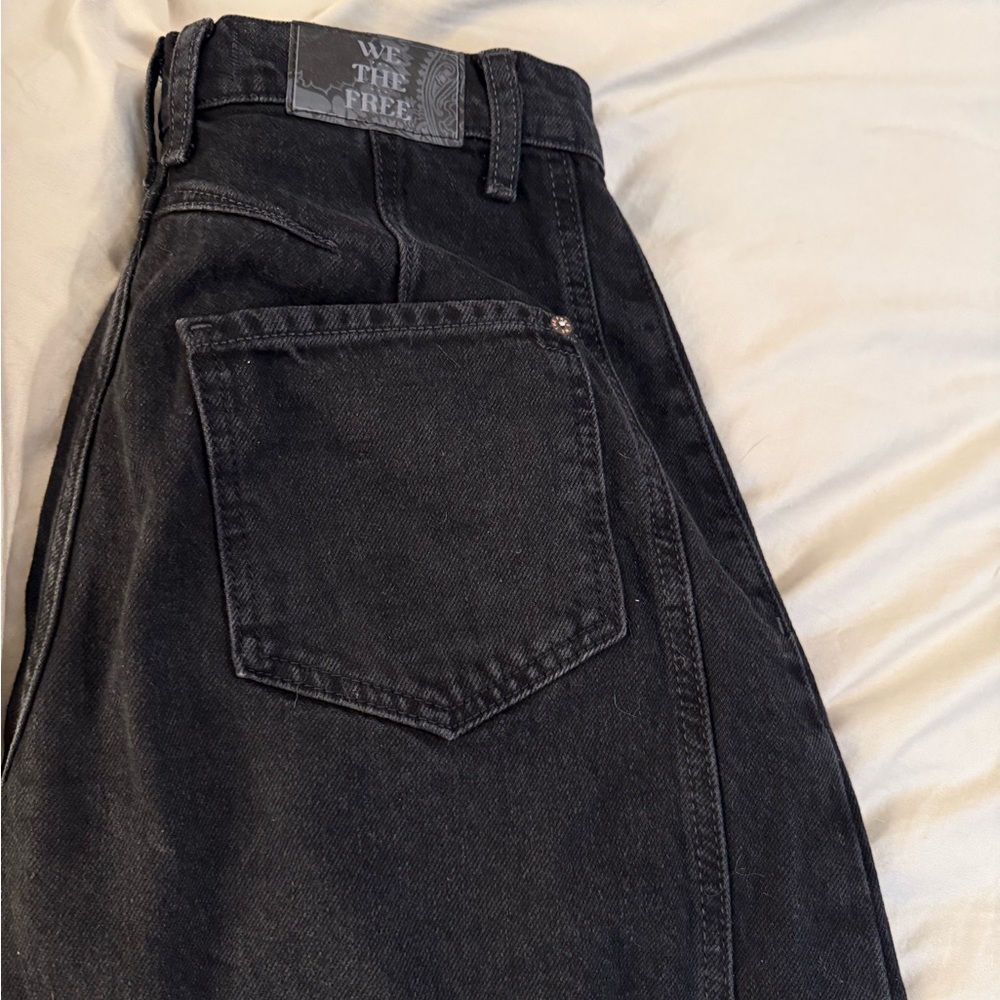 We The Free Black Relaxed Barrel jean